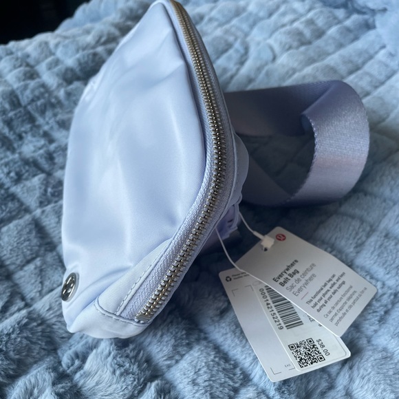 Lululemon Pastel Blue Everywhere Belt Bag - Picture 2 of 6